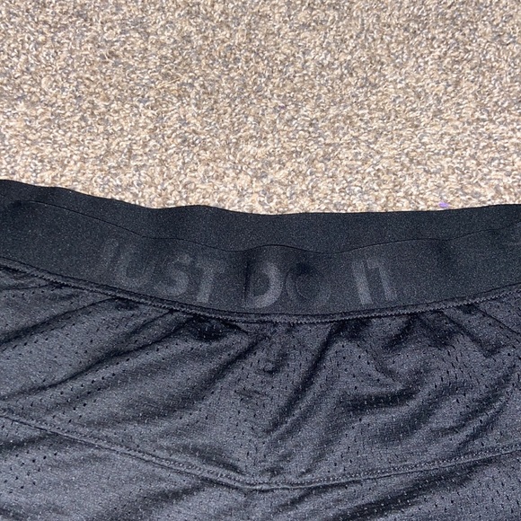 REVERSIBLE NIKE DRI FIT SHORTS - Picture 5 of 5